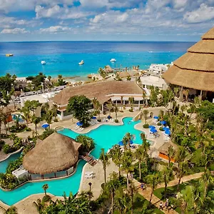 grand-park-royal-cozumel.allrivieramayahotels.com/